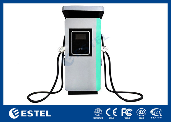 Stasiun pengisian daya mobil listrik 240kw DC Pengisi daya mobil EV kendaraan energi baru dengan senjata ganda