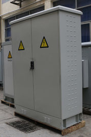 Single Wall Two Bay Outdoor Battery Cabinet Dengan Rak 8 Lapisan Dua Pintu Depan Dua Pintu Belakang