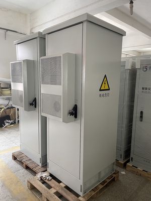IP55 Outdoor Battery Cabinet Dengan Sistem Daya Tertanam 9KW 48VDC Rectifier Untuk Telecom