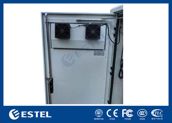 Lemari Rak Luar Ruang 19 Inci 32U IP65 Rating dengan Fans Pendingin Lampu LED Keamanan untuk Telekomunikasi dan Aplikasi Industri