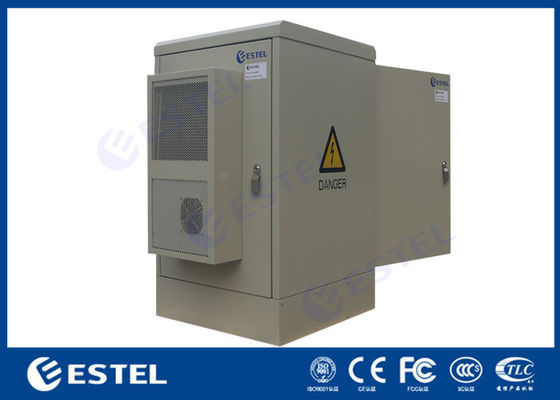 Dua Pintu 16U IP65 Outdoor Telecom Cabinet Floor Mount Dengan Air Conditioner Untuk Pendinginan