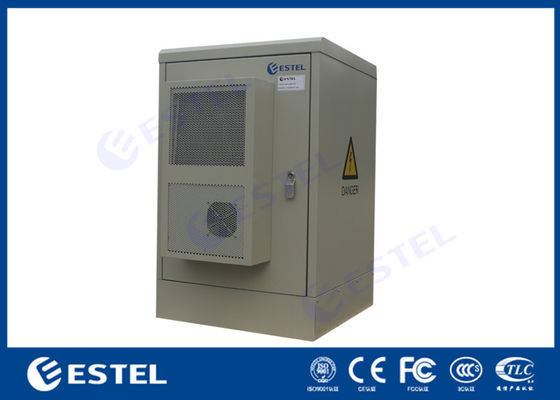 Dua Pintu 16U IP65 Outdoor Telecom Cabinet Floor Mount Dengan Air Conditioner Untuk Pendinginan